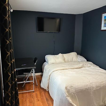 Fidelia Crystal Room, Queen Bed Minutes From Newark Liberty International Airport And Newark Penn Station 欧文顿 外观 照片